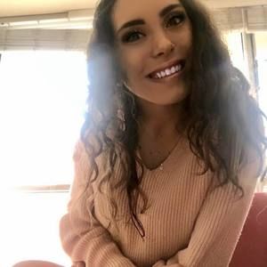 Meet your Posher, Desiree